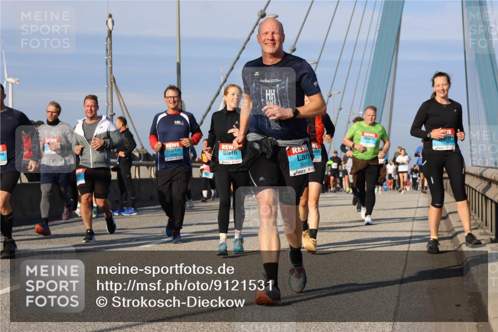 03.10.2025 - Köhlbrandbrückenlauf Strokosch-Dieckow http://msf.ph/oto/9121531 03.10.2025 09:57:08 Position 2 3149, 1732, 3052 meine-sportfotos.de