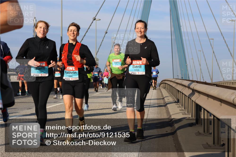 03.10.2025 - Köhlbrandbrückenlauf Strokosch-Dieckow http://msf.ph/oto/9121535 03.10.2025 09:57:10 Position 2 1732, 1440, 1895 meine-sportfotos.de