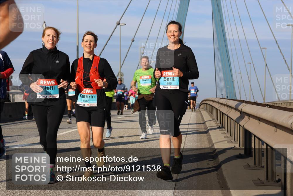 03.10.2025 - Köhlbrandbrückenlauf Strokosch-Dieckow http://msf.ph/oto/9121538 03.10.2025 09:57:11 Position 2 1732, 1440, 3398, 1895 meine-sportfotos.de
