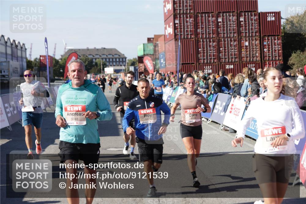 03.10.2025 - Köhlbrandbrückenlauf Jannik Wohlers http://msf.ph/oto/9121539 03.10.2025 13:04:43 Ziel 4022, 4061, 4236, 4246, 4247, 4303, 4449, 4713, 4724, 4831, 5849, 5948, 5968, 6092, 6268, 6470, 6716 meine-sportfotos.de