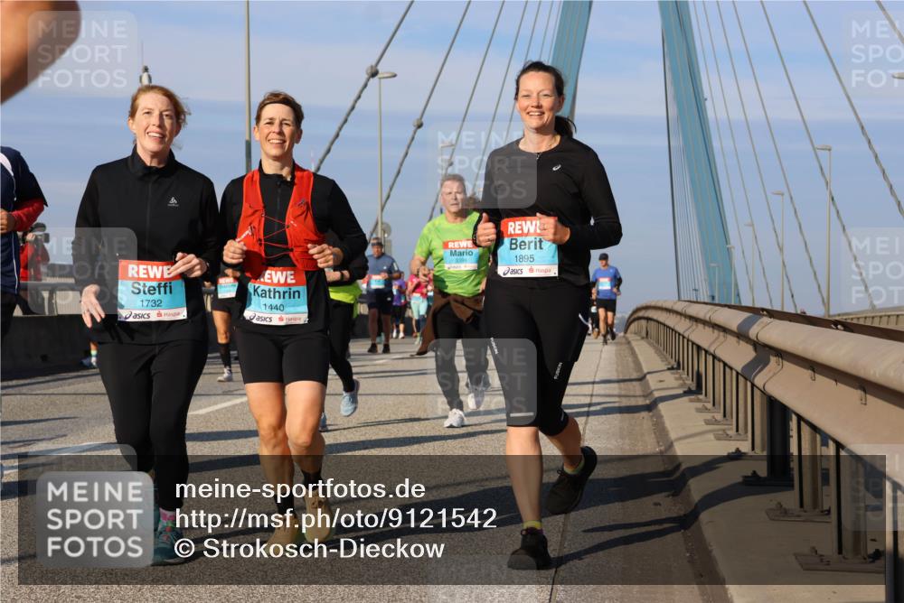 03.10.2025 - Köhlbrandbrückenlauf Strokosch-Dieckow http://msf.ph/oto/9121542 03.10.2025 09:57:11 Position 2 1732, 1440, 1895 meine-sportfotos.de
