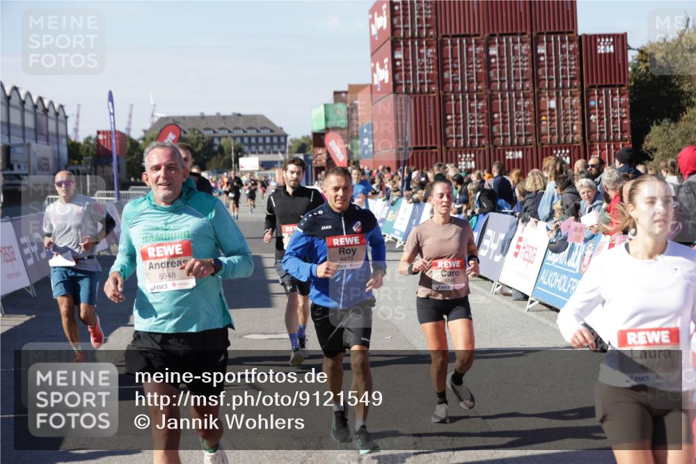 03.10.2025 - Köhlbrandbrückenlauf Jannik Wohlers http://msf.ph/oto/9121549 03.10.2025 13:04:43 Ziel 4022, 4061, 4236, 4246, 4247, 4303, 4449, 4713, 4724, 4831, 5849, 5948, 5968, 6092, 6268, 6470, 6716 meine-sportfotos.de