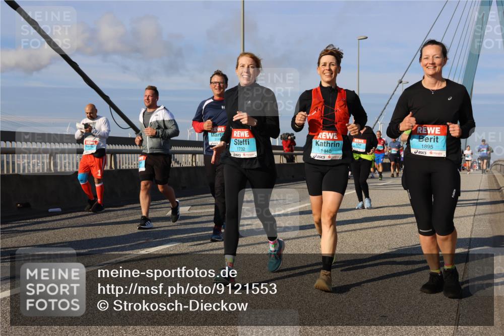 03.10.2025 - Köhlbrandbrückenlauf Strokosch-Dieckow http://msf.ph/oto/9121553 03.10.2025 09:57:12 Position 2 3149, 1732, 1440, 1895 meine-sportfotos.de
