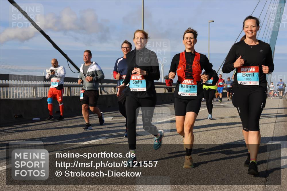 03.10.2025 - Köhlbrandbrückenlauf Strokosch-Dieckow http://msf.ph/oto/9121557 03.10.2025 09:57:12 Position 2 1732, 1440, 1895 meine-sportfotos.de