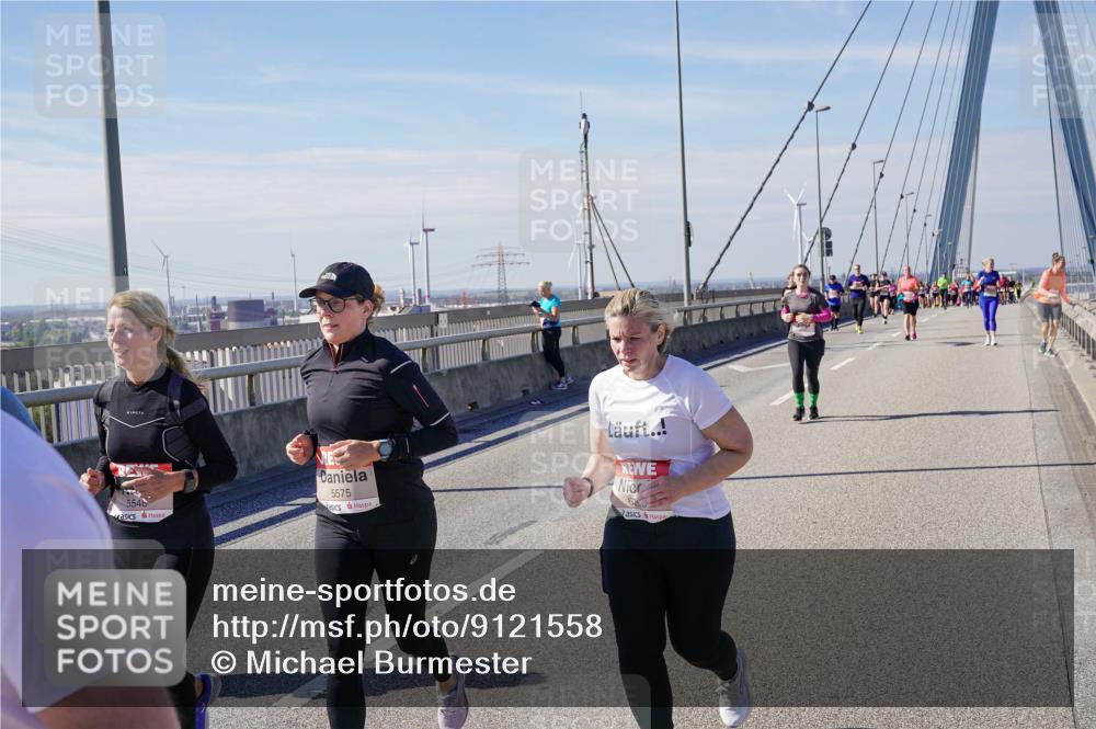 03.10.2025 - Köhlbrandbrückenlauf Michael Burmester http://msf.ph/oto/9121558 03.10.2025 13:03:09 Position 2 5548, 5575, 620 meine-sportfotos.de