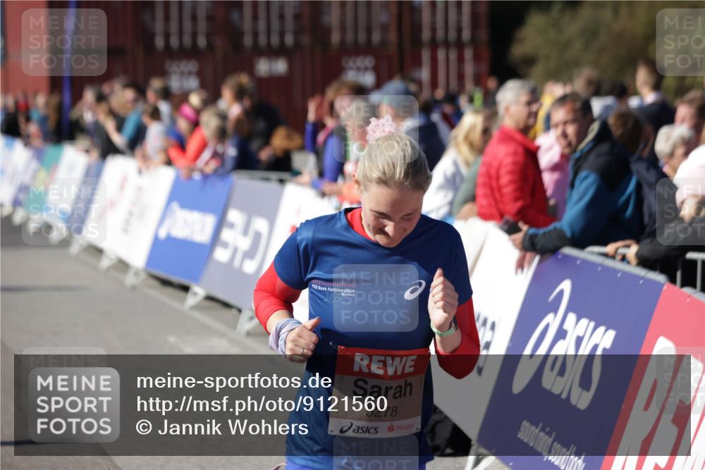 03.10.2025 - Köhlbrandbrückenlauf Jannik Wohlers http://msf.ph/oto/9121560 03.10.2025 13:36:35 Ziel 4735, 5199, 5278, 5585, 6003, 6004, 6023, 6825 meine-sportfotos.de