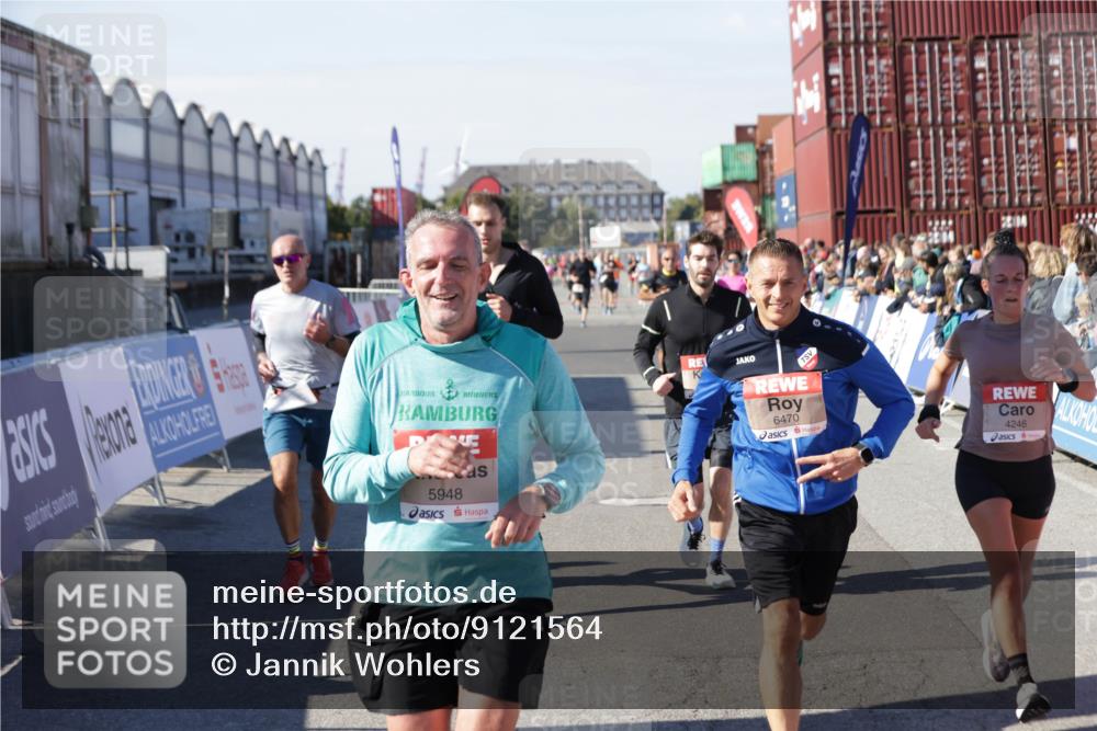 03.10.2025 - Köhlbrandbrückenlauf Jannik Wohlers http://msf.ph/oto/9121564 03.10.2025 13:04:44 Ziel 4022, 4061, 4236, 4246, 4247, 4303, 4449, 4713, 4724, 4831, 5849, 5948, 5968, 6092, 6268, 6470, 6716 meine-sportfotos.de