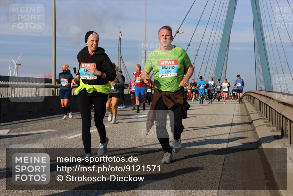 03.10.2025 - Köhlbrandbrückenlauf Strokosch-Dieckow http://msf.ph/oto/9121571 03.10.2025 09:57:14 Position 2 3399, 3398 meine-sportfotos.de