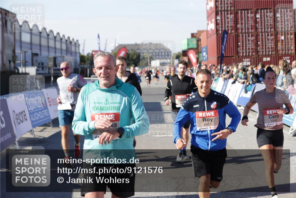 03.10.2025 - Köhlbrandbrückenlauf Jannik Wohlers http://msf.ph/oto/9121576 03.10.2025 13:04:44 Ziel 4022, 4061, 4236, 4246, 4247, 4303, 4449, 4713, 4724, 4831, 5849, 5948, 5968, 6092, 6268, 6470, 6716 meine-sportfotos.de