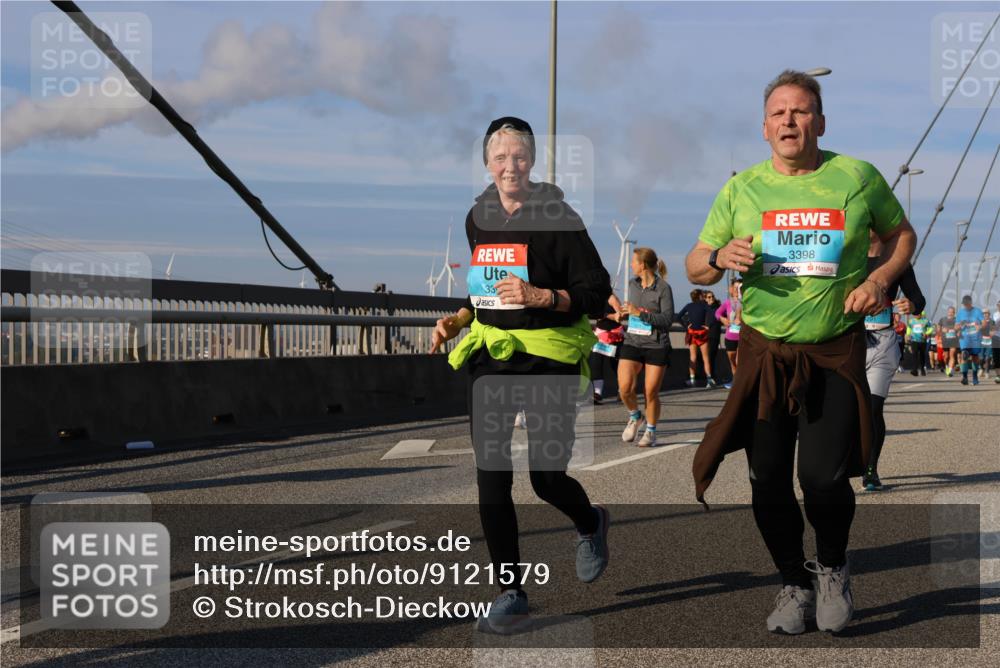 03.10.2025 - Köhlbrandbrückenlauf Strokosch-Dieckow http://msf.ph/oto/9121579 03.10.2025 09:57:14 Position 2 33, 3398 meine-sportfotos.de