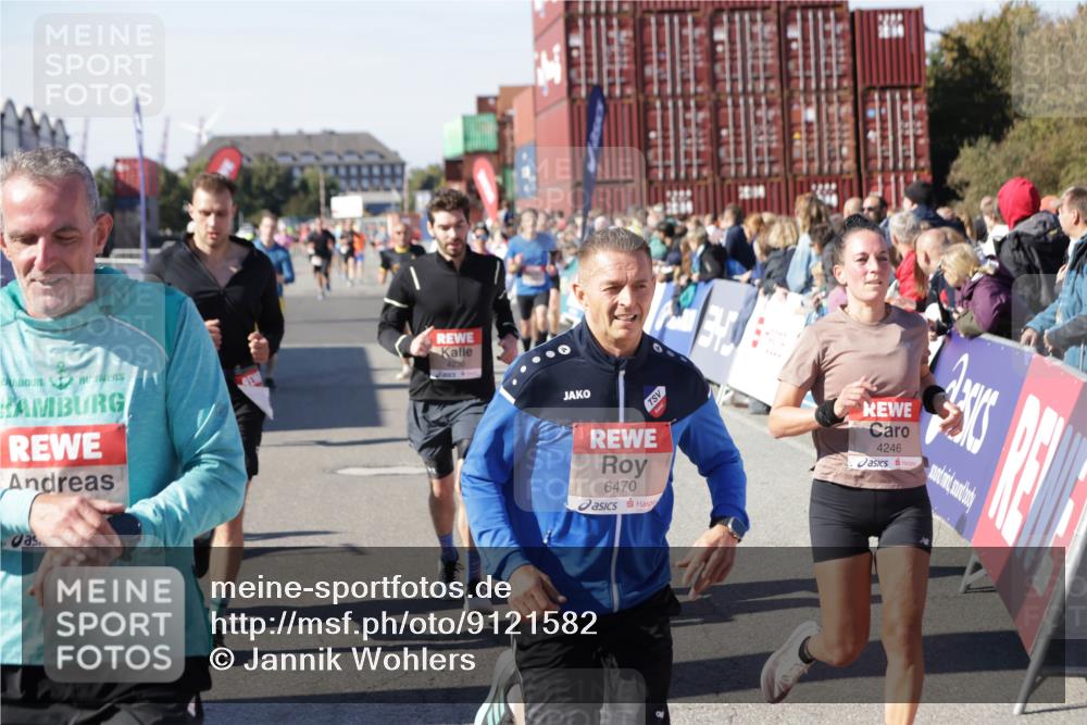 03.10.2025 - Köhlbrandbrückenlauf Jannik Wohlers http://msf.ph/oto/9121582 03.10.2025 13:04:44 Ziel 4022, 4061, 4236, 4246, 4247, 4303, 4449, 4713, 4724, 4831, 5849, 5948, 5968, 6092, 6268, 6470, 6716 meine-sportfotos.de