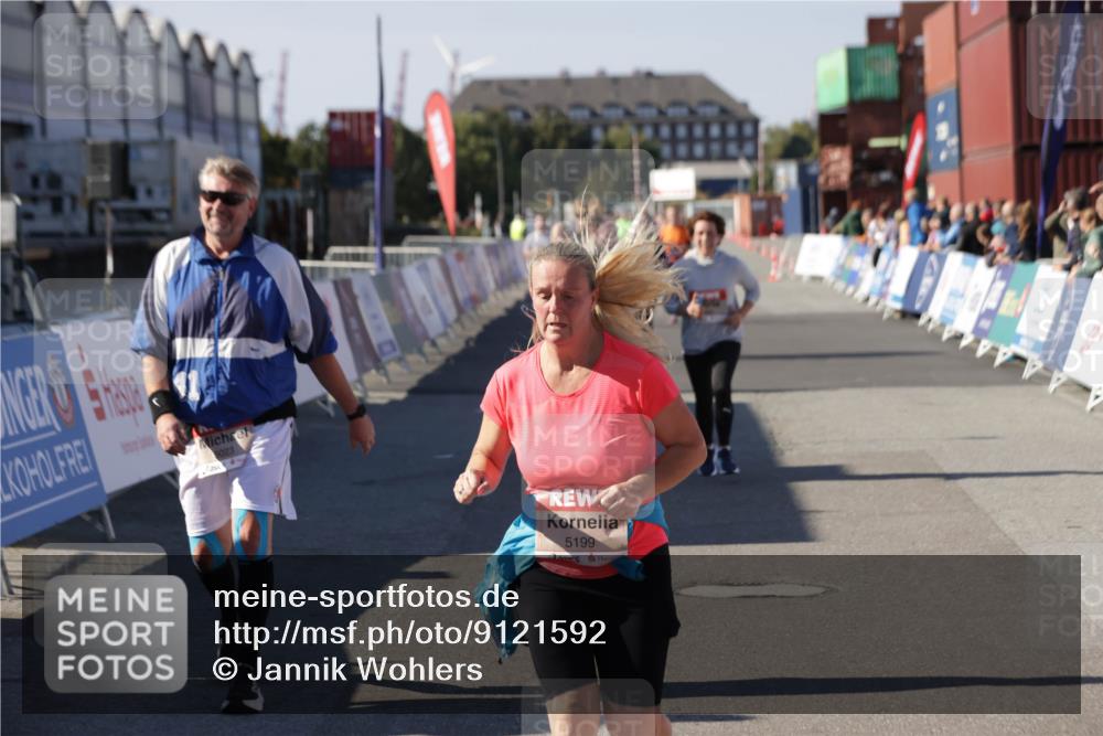03.10.2025 - Köhlbrandbrückenlauf Jannik Wohlers http://msf.ph/oto/9121592 03.10.2025 13:36:36 Ziel 4735, 5199, 5278, 5585, 5767, 6003, 6004, 6023, 6825 meine-sportfotos.de