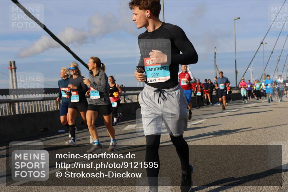 03.10.2025 - Köhlbrandbrückenlauf Strokosch-Dieckow http://msf.ph/oto/9121595 03.10.2025 09:57:17 Position 2 1577, 3291 meine-sportfotos.de