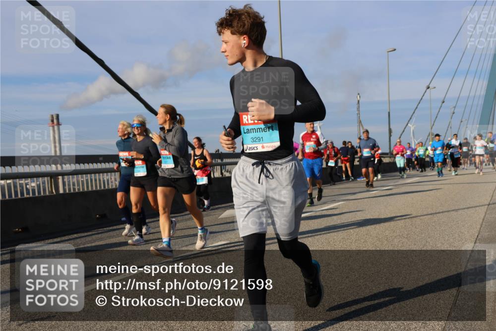 03.10.2025 - Köhlbrandbrückenlauf Strokosch-Dieckow http://msf.ph/oto/9121598 03.10.2025 09:57:17 Position 2 11111, 3291 meine-sportfotos.de