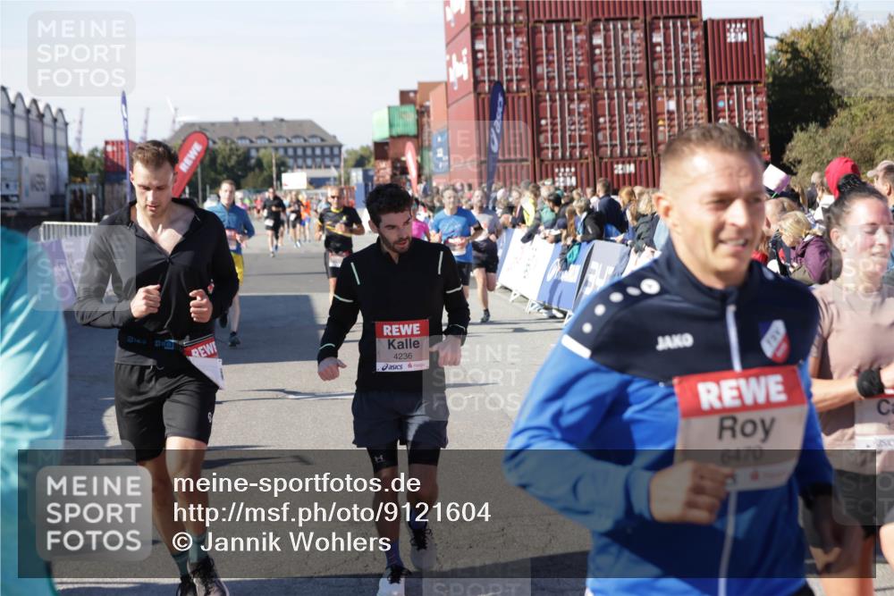 03.10.2025 - Köhlbrandbrückenlauf Jannik Wohlers http://msf.ph/oto/9121604 03.10.2025 13:04:45 Ziel 4022, 4061, 4236, 4246, 4247, 4303, 4449, 4713, 4724, 4831, 5849, 5948, 5968, 6268, 6470, 6716 meine-sportfotos.de