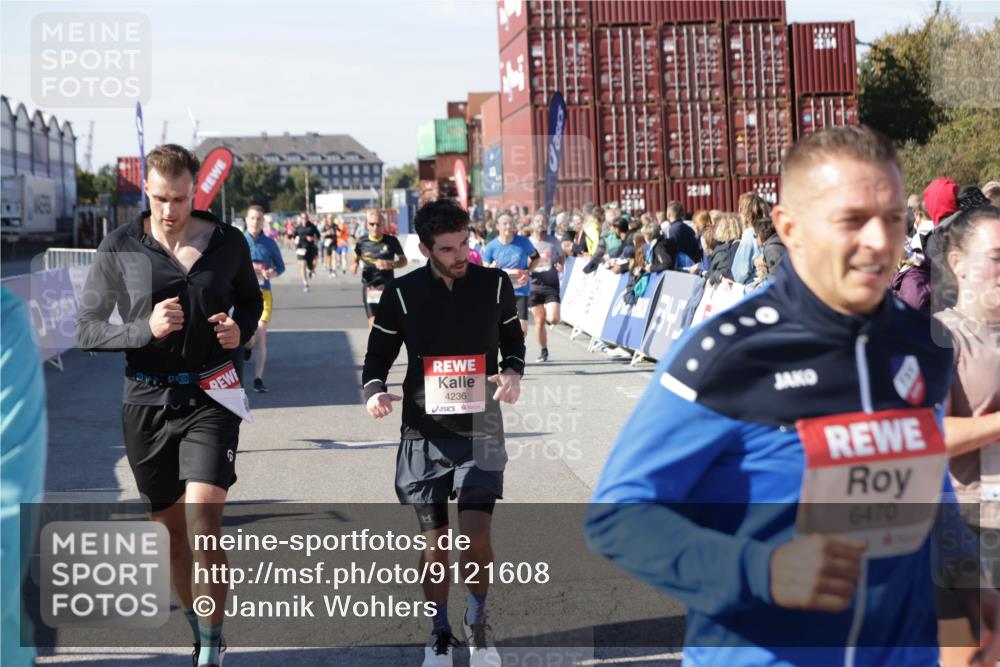 03.10.2025 - Köhlbrandbrückenlauf Jannik Wohlers http://msf.ph/oto/9121608 03.10.2025 13:04:45 Ziel 4022, 4061, 4236, 4246, 4247, 4303, 4449, 4713, 4724, 4831, 5849, 5948, 5968, 6268, 6470, 6716 meine-sportfotos.de