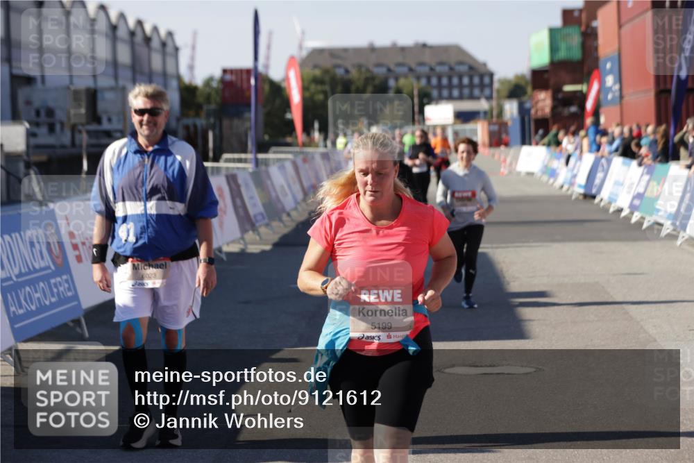 03.10.2025 - Köhlbrandbrückenlauf Jannik Wohlers http://msf.ph/oto/9121612 03.10.2025 13:36:36 Ziel 4735, 5199, 5278, 5585, 5767, 6003, 6004, 6023, 6825 meine-sportfotos.de