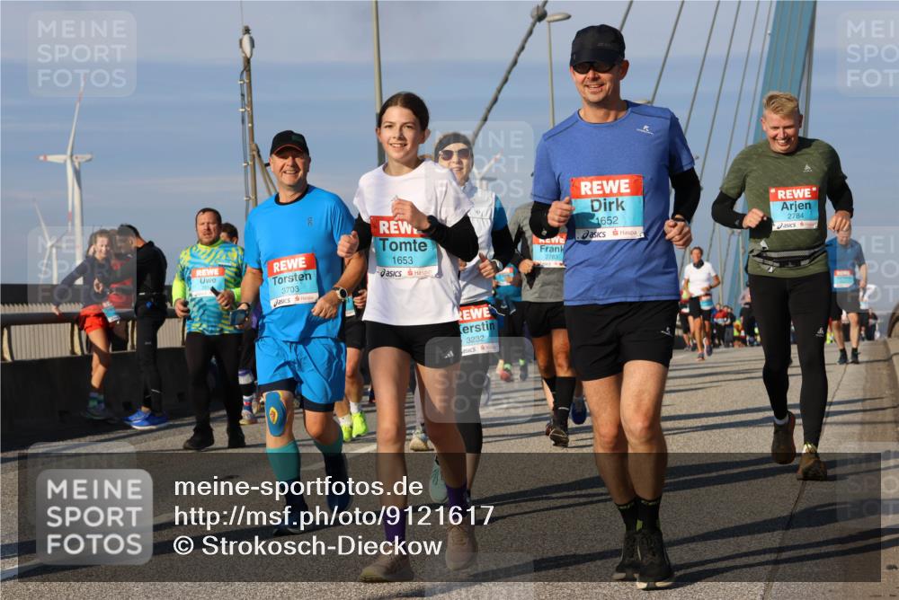 03.10.2025 - Köhlbrandbrückenlauf Strokosch-Dieckow http://msf.ph/oto/9121617 03.10.2025 09:57:23 Position 2 3703, 1653, 3232, 1652, 2783, 2784 meine-sportfotos.de