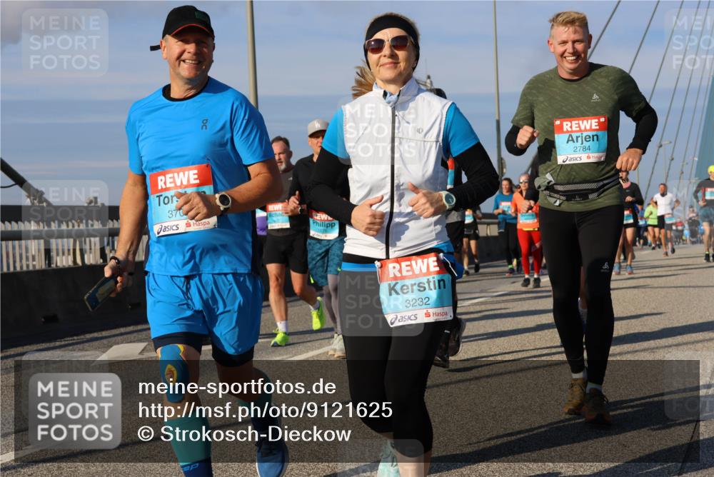 03.10.2025 - Köhlbrandbrückenlauf Strokosch-Dieckow http://msf.ph/oto/9121625 03.10.2025 09:57:26 Position 2 370, 3232, 2784, 8 meine-sportfotos.de