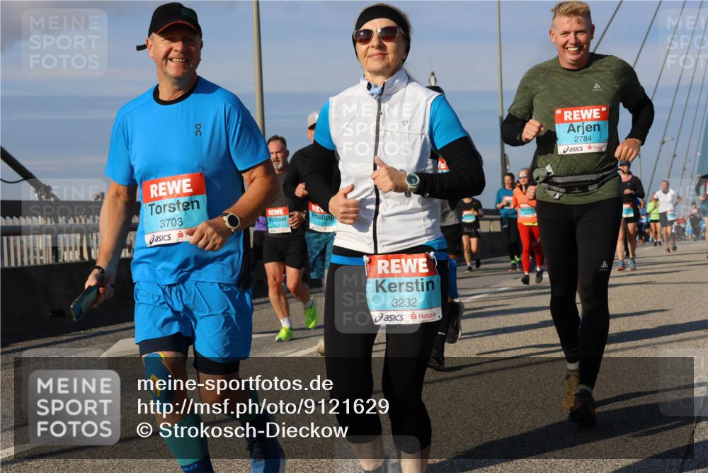 03.10.2025 - Köhlbrandbrückenlauf Strokosch-Dieckow http://msf.ph/oto/9121629 03.10.2025 09:57:26 Position 2 3703, 3232, 2784, 8 meine-sportfotos.de