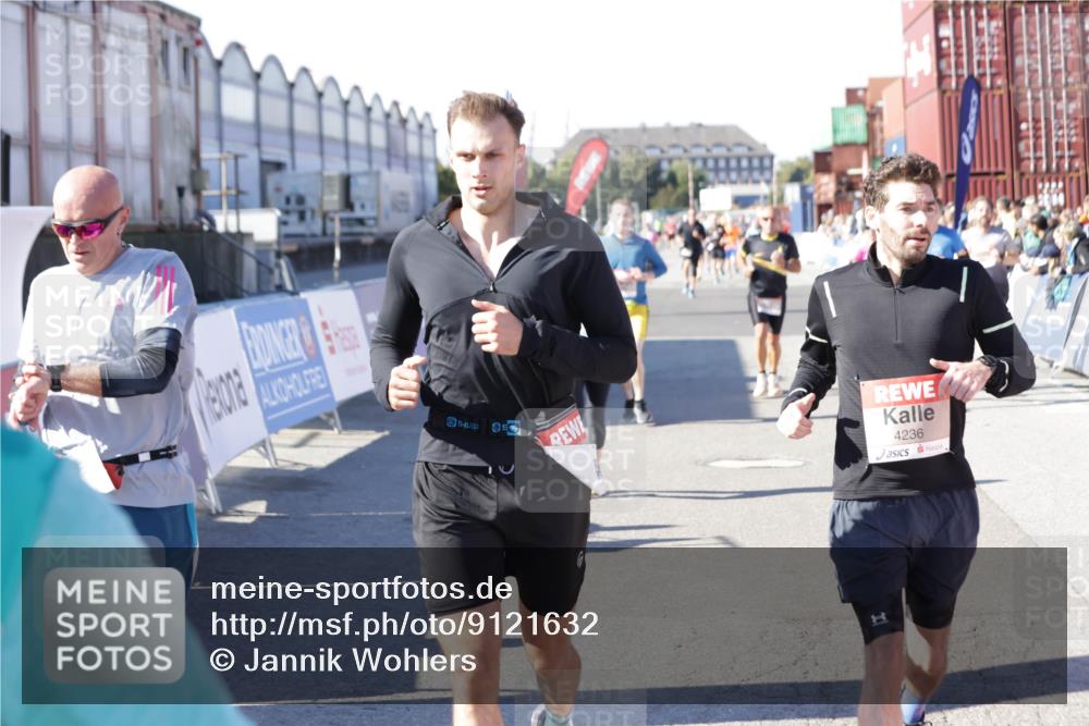 03.10.2025 - Köhlbrandbrückenlauf Jannik Wohlers http://msf.ph/oto/9121632 03.10.2025 13:04:46 Ziel 4022, 4061, 4236, 4246, 4247, 4303, 4449, 4713, 4724, 4831, 5849, 5948, 5968, 6268, 6470, 6716 meine-sportfotos.de