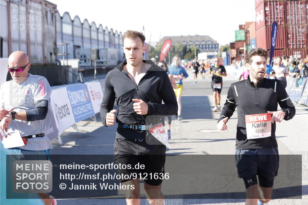 03.10.2025 - Köhlbrandbrückenlauf Jannik Wohlers http://msf.ph/oto/9121636 03.10.2025 13:04:46 Ziel 4022, 4061, 4236, 4246, 4247, 4303, 4449, 4713, 4724, 4831, 5849, 5948, 5968, 6268, 6470, 6716 meine-sportfotos.de