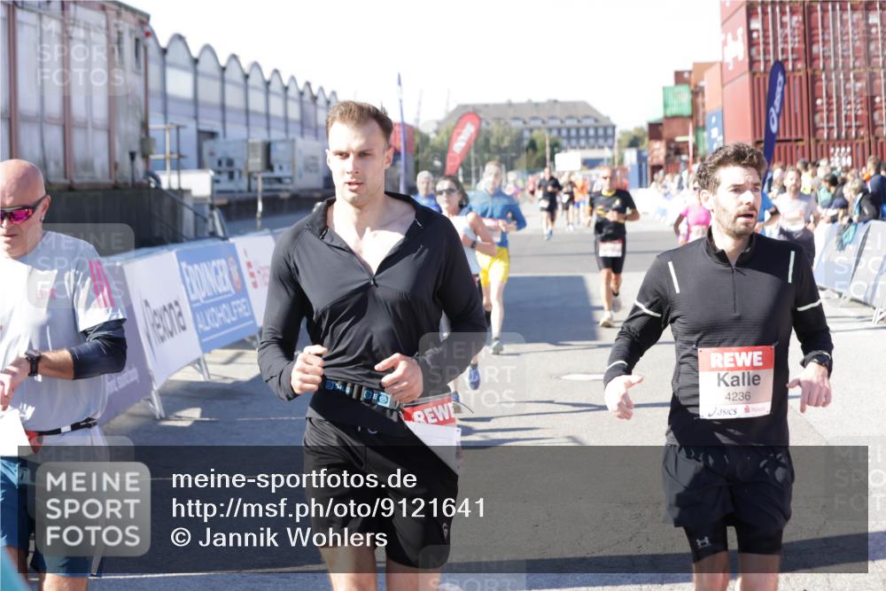 03.10.2025 - Köhlbrandbrückenlauf Jannik Wohlers http://msf.ph/oto/9121641 03.10.2025 13:04:46 Ziel 4022, 4061, 4236, 4246, 4247, 4303, 4449, 4713, 4724, 4831, 5849, 5948, 5968, 6268, 6470, 6716 meine-sportfotos.de
