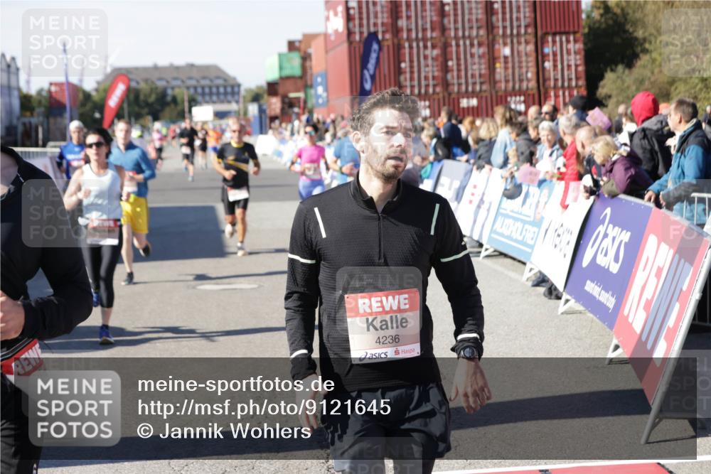 03.10.2025 - Köhlbrandbrückenlauf Jannik Wohlers http://msf.ph/oto/9121645 03.10.2025 13:04:46 Ziel 4022, 4061, 4236, 4246, 4247, 4303, 4449, 4713, 4724, 4831, 5849, 5948, 5968, 6268, 6470, 6716 meine-sportfotos.de