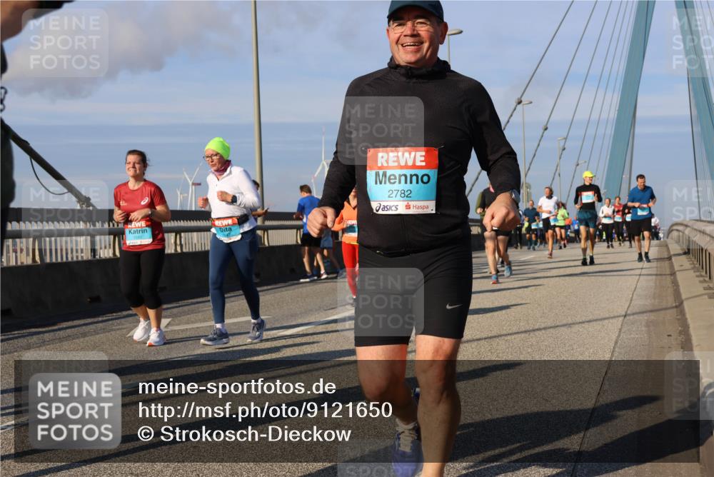 03.10.2025 - Köhlbrandbrückenlauf Strokosch-Dieckow http://msf.ph/oto/9121650 03.10.2025 09:57:28 Position 2 1592, 2782 meine-sportfotos.de