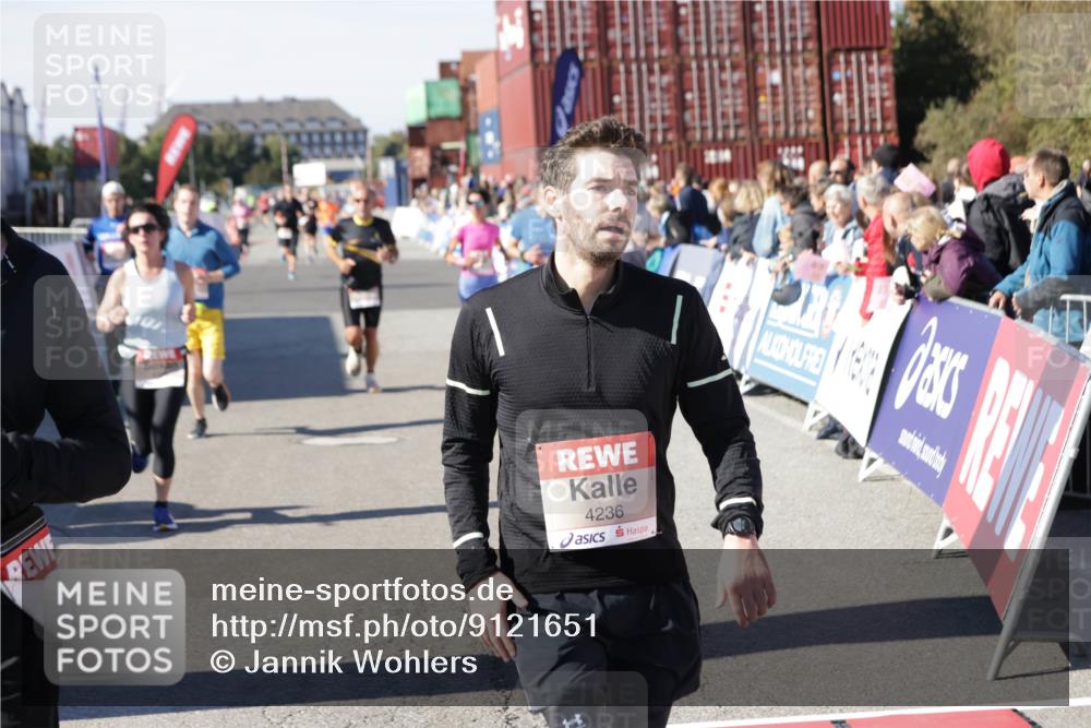 03.10.2025 - Köhlbrandbrückenlauf Jannik Wohlers http://msf.ph/oto/9121651 03.10.2025 13:04:46 Ziel 4022, 4061, 4236, 4246, 4247, 4303, 4449, 4713, 4724, 4831, 5849, 5948, 5968, 6268, 6470, 6716 meine-sportfotos.de