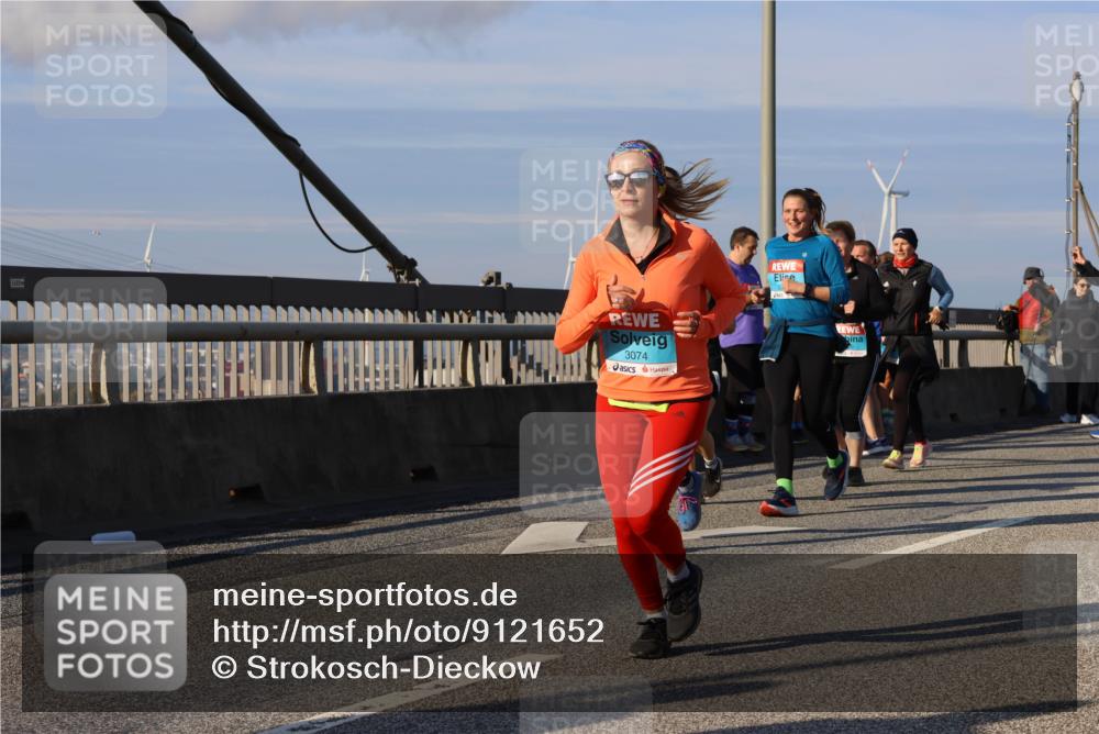 03.10.2025 - Köhlbrandbrückenlauf Strokosch-Dieckow http://msf.ph/oto/9121652 03.10.2025 09:57:30 Position 2 3074 meine-sportfotos.de