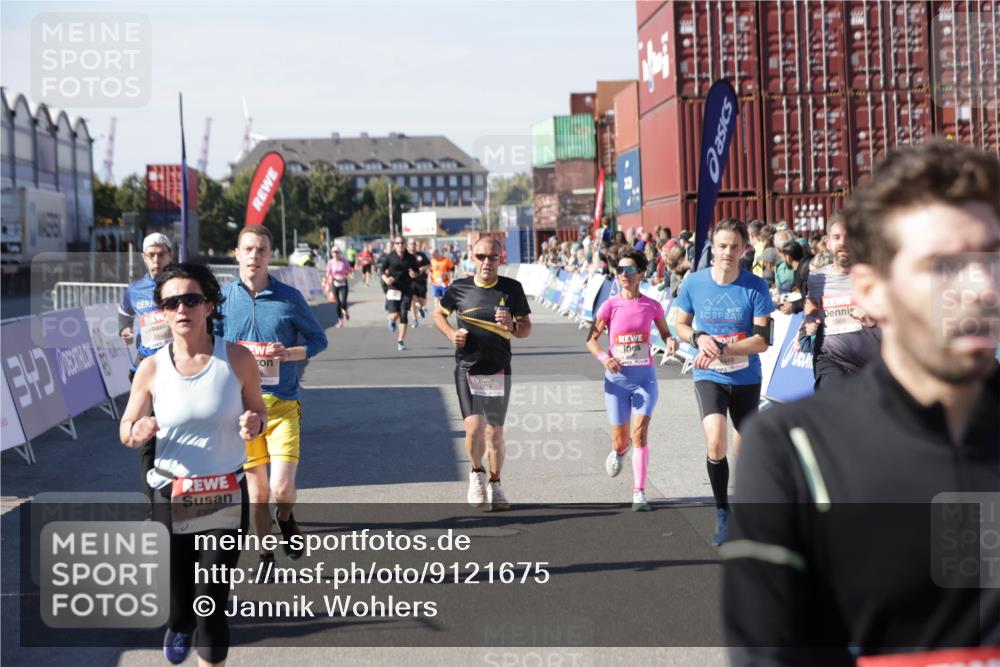03.10.2025 - Köhlbrandbrückenlauf Jannik Wohlers http://msf.ph/oto/9121675 03.10.2025 13:04:47 Ziel 4022, 4061, 4236, 4246, 4247, 4303, 4449, 4724, 4831, 5849, 5948, 5968, 6268, 6470, 6716 meine-sportfotos.de