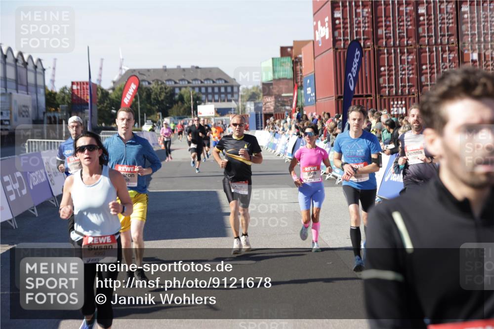 03.10.2025 - Köhlbrandbrückenlauf Jannik Wohlers http://msf.ph/oto/9121678 03.10.2025 13:04:47 Ziel 4022, 4061, 4236, 4246, 4247, 4303, 4449, 4724, 4831, 5849, 5948, 5968, 6268, 6470, 6716 meine-sportfotos.de