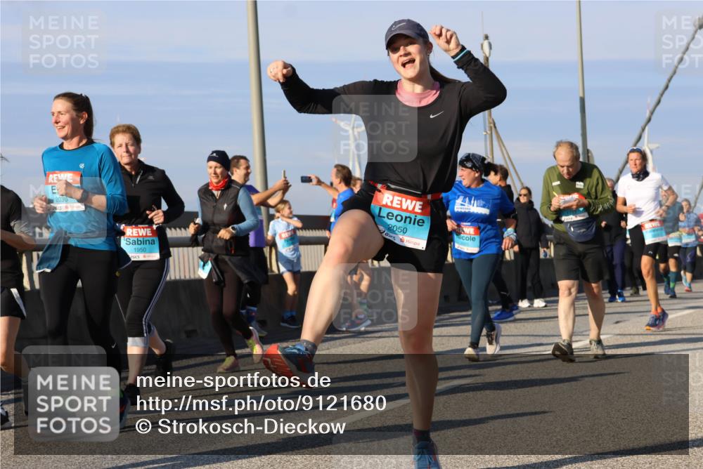 03.10.2025 - Köhlbrandbrückenlauf Strokosch-Dieckow http://msf.ph/oto/9121680 03.10.2025 09:57:32 Position 2 2036, 1950, 2050 meine-sportfotos.de
