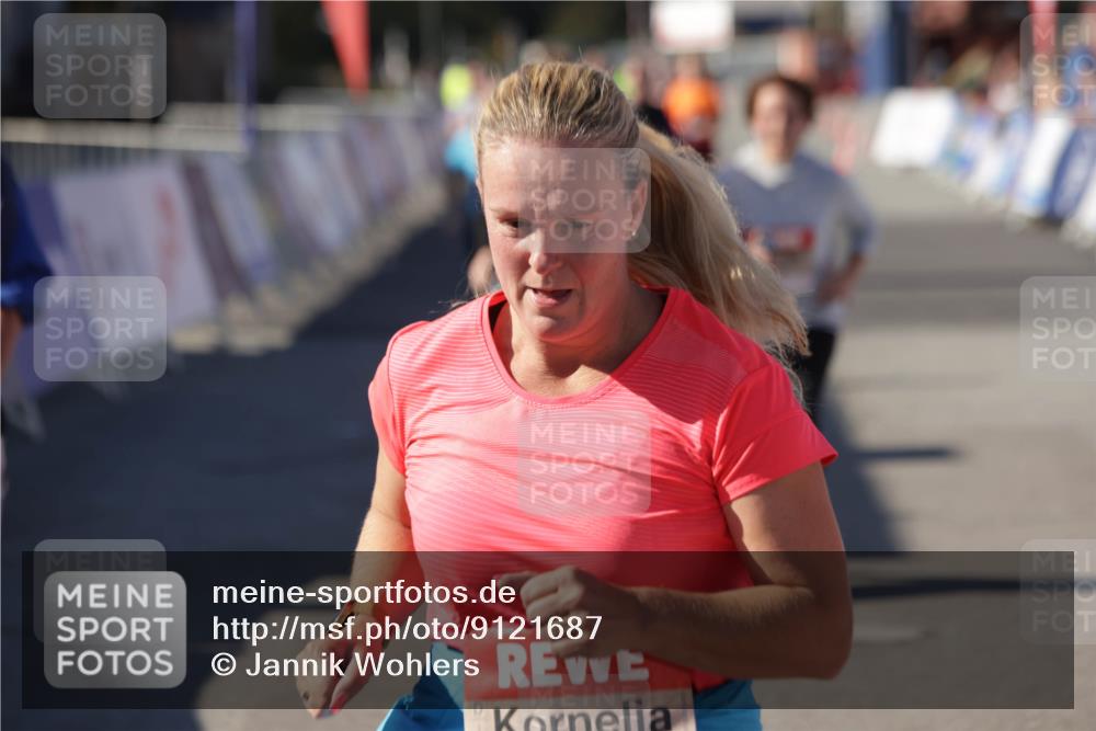 03.10.2025 - Köhlbrandbrückenlauf Jannik Wohlers http://msf.ph/oto/9121687 03.10.2025 13:36:37 Ziel 4735, 5199, 5278, 5585, 5767, 6003, 6004, 6023, 6825 meine-sportfotos.de
