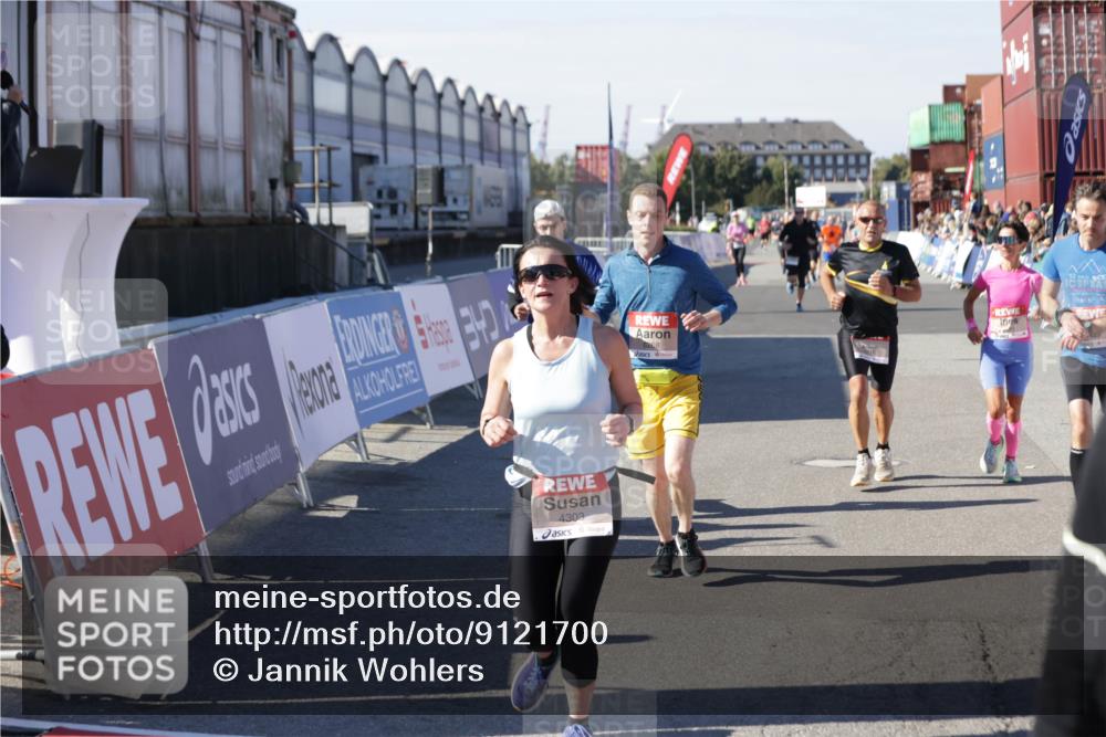 03.10.2025 - Köhlbrandbrückenlauf Jannik Wohlers http://msf.ph/oto/9121700 03.10.2025 13:04:48 Ziel 4022, 4061, 4236, 4246, 4247, 4303, 4449, 4724, 4831, 5849, 5948, 5968, 6268, 6470, 6716 meine-sportfotos.de