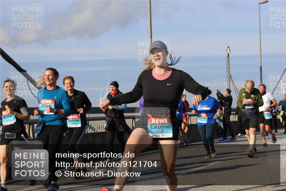 03.10.2025 - Köhlbrandbrückenlauf Strokosch-Dieckow http://msf.ph/oto/9121704 03.10.2025 09:57:32 Position 2 2019, 20, 1950, 2050 meine-sportfotos.de