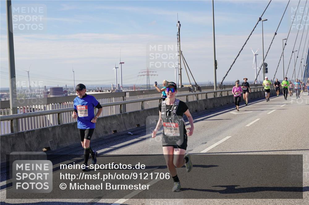 03.10.2025 - Köhlbrandbrückenlauf Michael Burmester http://msf.ph/oto/9121706 03.10.2025 13:03:25 Position 2 6560, 5592 meine-sportfotos.de