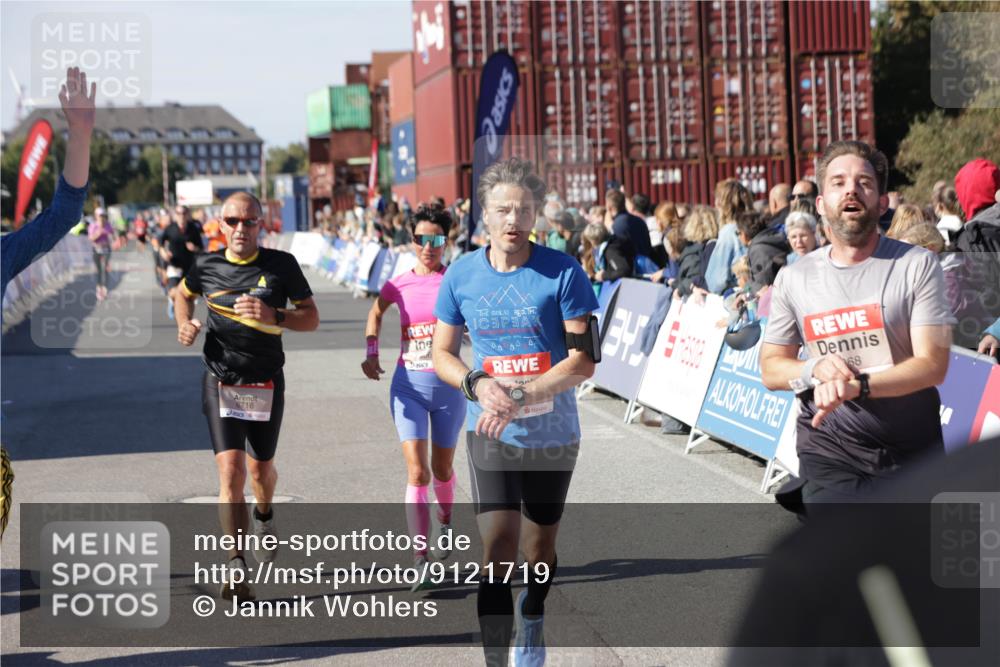 03.10.2025 - Köhlbrandbrückenlauf Jannik Wohlers http://msf.ph/oto/9121719 03.10.2025 13:04:48 Ziel 4022, 4061, 4236, 4246, 4247, 4303, 4449, 4724, 4831, 5849, 5948, 5968, 6268, 6470, 6716 meine-sportfotos.de