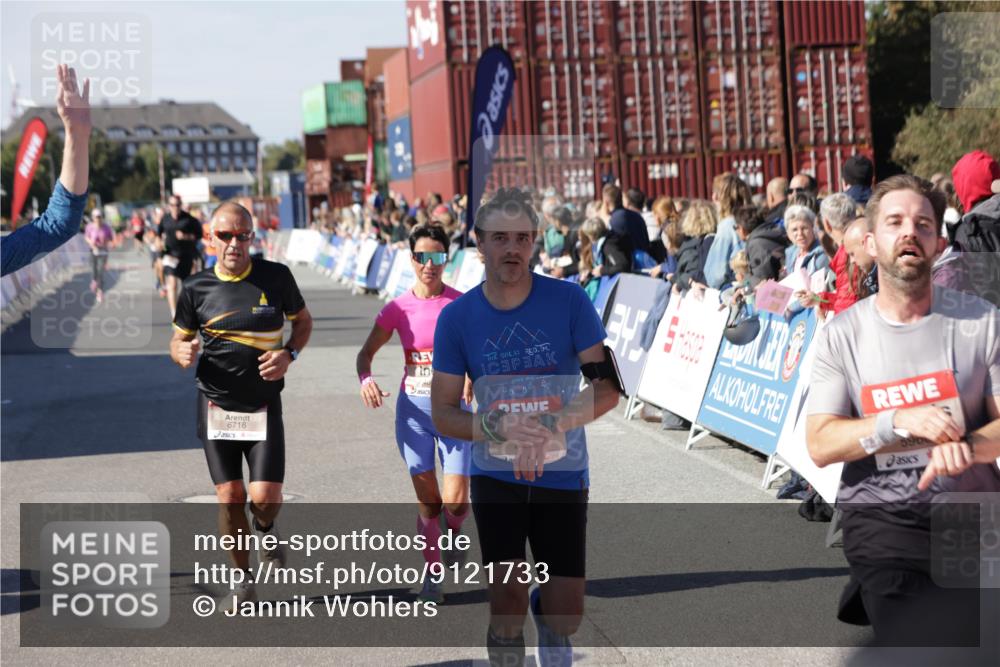 03.10.2025 - Köhlbrandbrückenlauf Jannik Wohlers http://msf.ph/oto/9121733 03.10.2025 13:04:49 Ziel 4022, 4061, 4236, 4240, 4246, 4247, 4303, 4449, 4724, 4831, 5849, 5948, 5968, 6268, 6470, 6716 meine-sportfotos.de