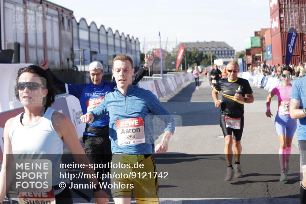 03.10.2025 - Köhlbrandbrückenlauf Jannik Wohlers http://msf.ph/oto/9121742 03.10.2025 13:04:49 Ziel 4022, 4061, 4236, 4240, 4246, 4247, 4303, 4449, 4724, 4831, 5849, 5948, 5968, 6268, 6470, 6716 meine-sportfotos.de