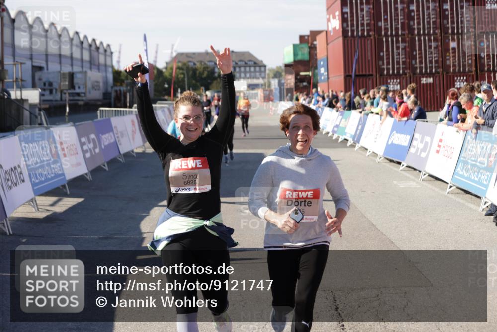 03.10.2025 - Köhlbrandbrückenlauf Jannik Wohlers http://msf.ph/oto/9121747 03.10.2025 13:36:40 Ziel 4735, 4974, 5199, 5278, 5585, 5767, 6023, 6825 meine-sportfotos.de