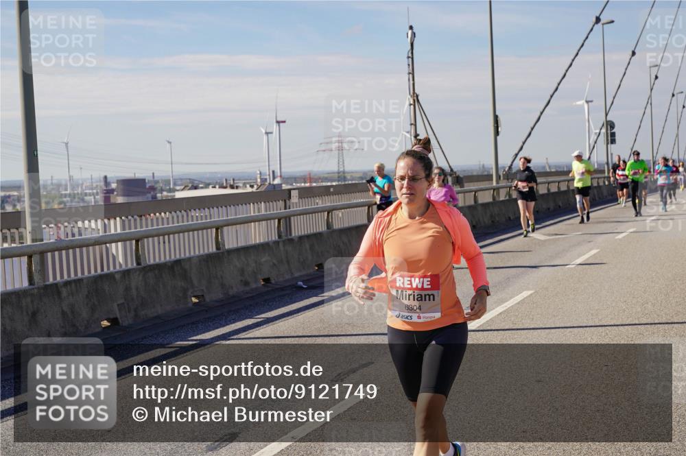 03.10.2025 - Köhlbrandbrückenlauf Michael Burmester http://msf.ph/oto/9121749 03.10.2025 13:03:29 Position 2 6304 meine-sportfotos.de