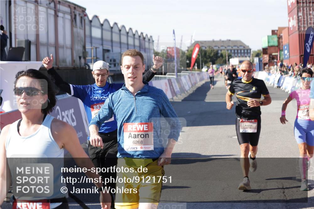 03.10.2025 - Köhlbrandbrückenlauf Jannik Wohlers http://msf.ph/oto/9121751 03.10.2025 13:04:49 Ziel 4022, 4061, 4236, 4240, 4246, 4247, 4303, 4449, 4724, 4831, 5849, 5948, 5968, 6268, 6470, 6716 meine-sportfotos.de