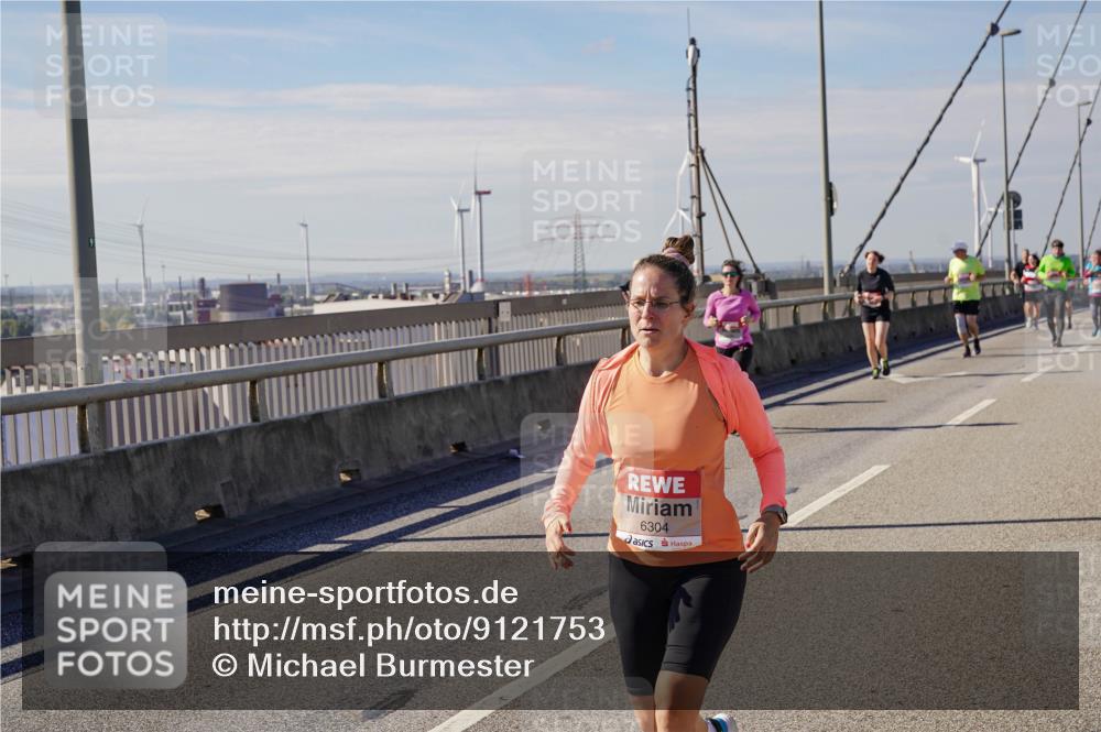 03.10.2025 - Köhlbrandbrückenlauf Michael Burmester http://msf.ph/oto/9121753 03.10.2025 13:03:29 Position 2 6304 meine-sportfotos.de