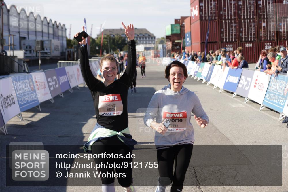 03.10.2025 - Köhlbrandbrückenlauf Jannik Wohlers http://msf.ph/oto/9121755 03.10.2025 13:36:40 Ziel 4735, 4974, 5199, 5278, 5585, 5767, 6023, 6825 meine-sportfotos.de