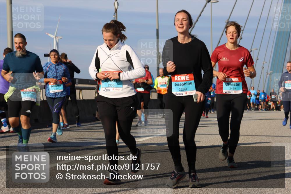 03.10.2025 - Köhlbrandbrückenlauf Strokosch-Dieckow http://msf.ph/oto/9121757 03.10.2025 09:57:39 Position 2 1727, 2774, 2356, 2289, 2439 meine-sportfotos.de