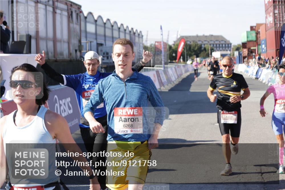 03.10.2025 - Köhlbrandbrückenlauf Jannik Wohlers http://msf.ph/oto/9121758 03.10.2025 13:04:49 Ziel 4022, 4061, 4236, 4240, 4246, 4247, 4303, 4449, 4724, 4831, 5849, 5948, 5968, 6268, 6470, 6716 meine-sportfotos.de