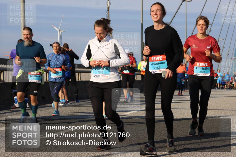 03.10.2025 - Köhlbrandbrückenlauf Strokosch-Dieckow http://msf.ph/oto/9121760 03.10.2025 09:57:39 Position 2 1727, 2356, 2289, 2439 meine-sportfotos.de