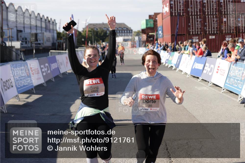 03.10.2025 - Köhlbrandbrückenlauf Jannik Wohlers http://msf.ph/oto/9121761 03.10.2025 13:36:40 Ziel 4735, 4974, 5199, 5278, 5585, 5767, 6023, 6825 meine-sportfotos.de